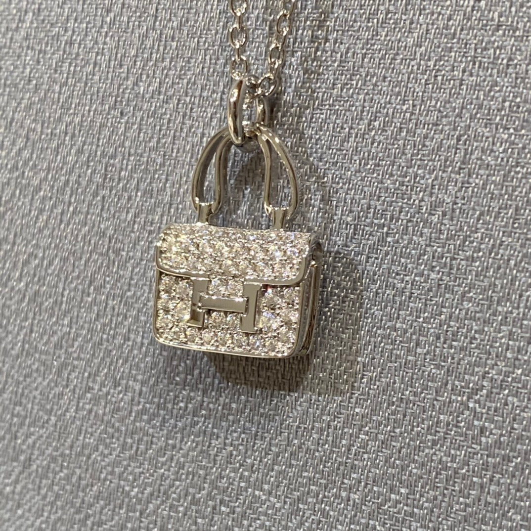 ¡®Armor-¡¯CONSTANCE PEDANT DIAMOND NECKLACE