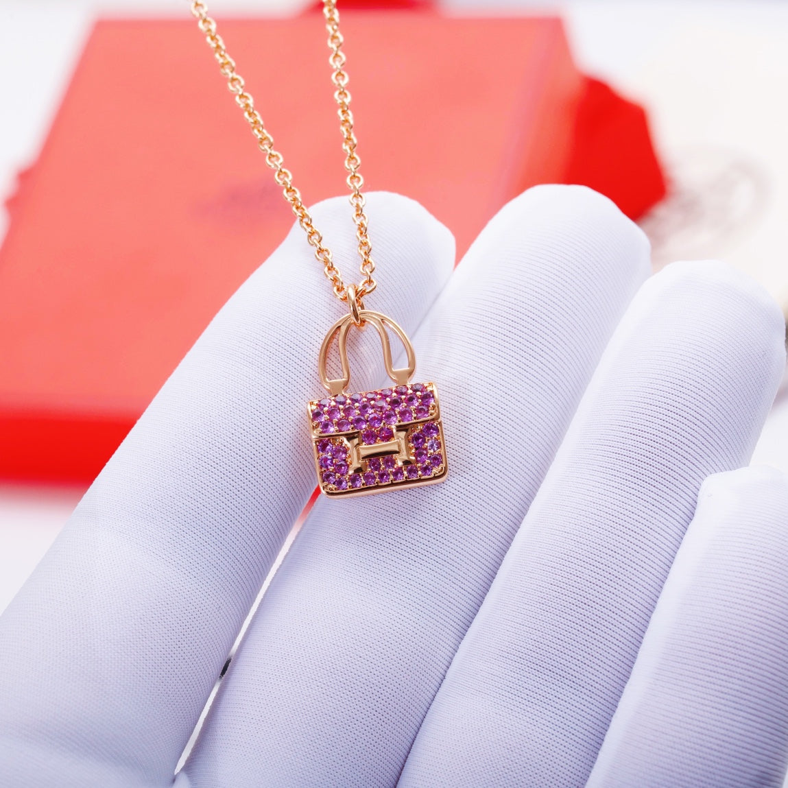 ¡®Armor-¡¯CONSTANCE PEDANT PURPLE DIAMOND NECKLACE