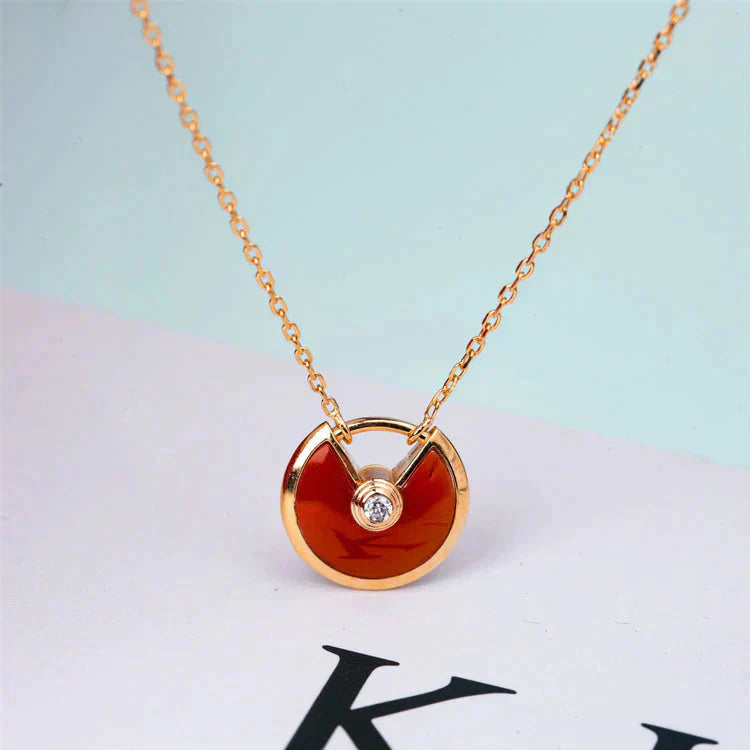 ¡®Armor-¡¯AMULETTE GOLD CARNELIAN ONYX NECKLACE