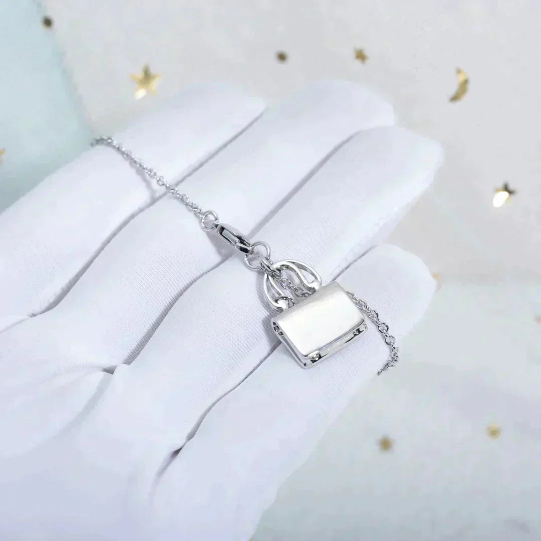¡®Armor-¡¯AMULETTE PEDANT SILVER NECKLACE