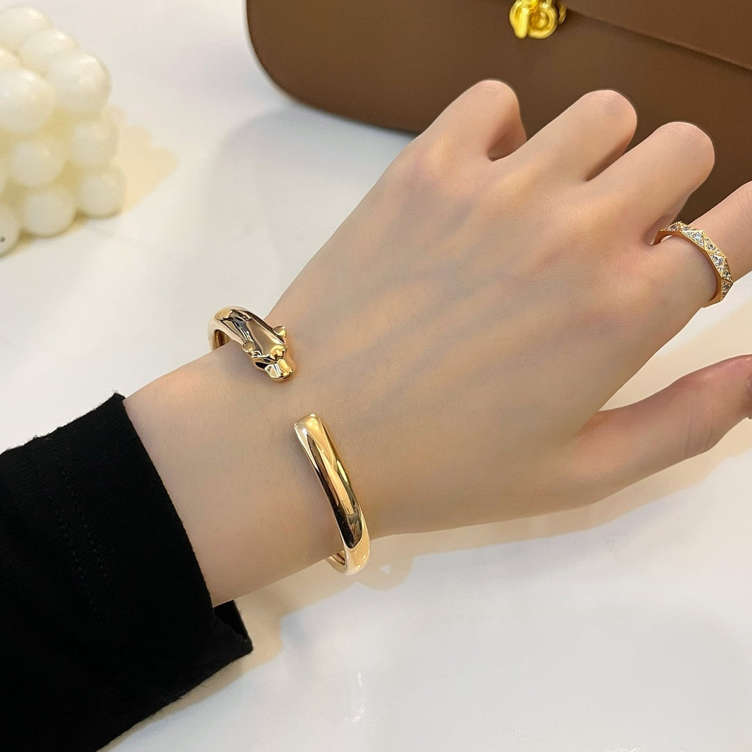 ¡®Armor-¡¯PANTHERE GOLD OPEN BRACELET