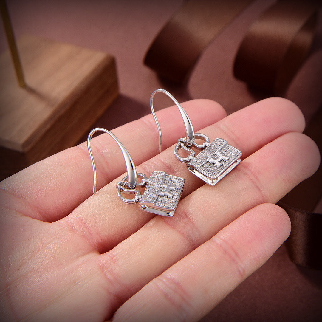 ¡®Armor-¡¯KELLY DIAMOND EARRINGS