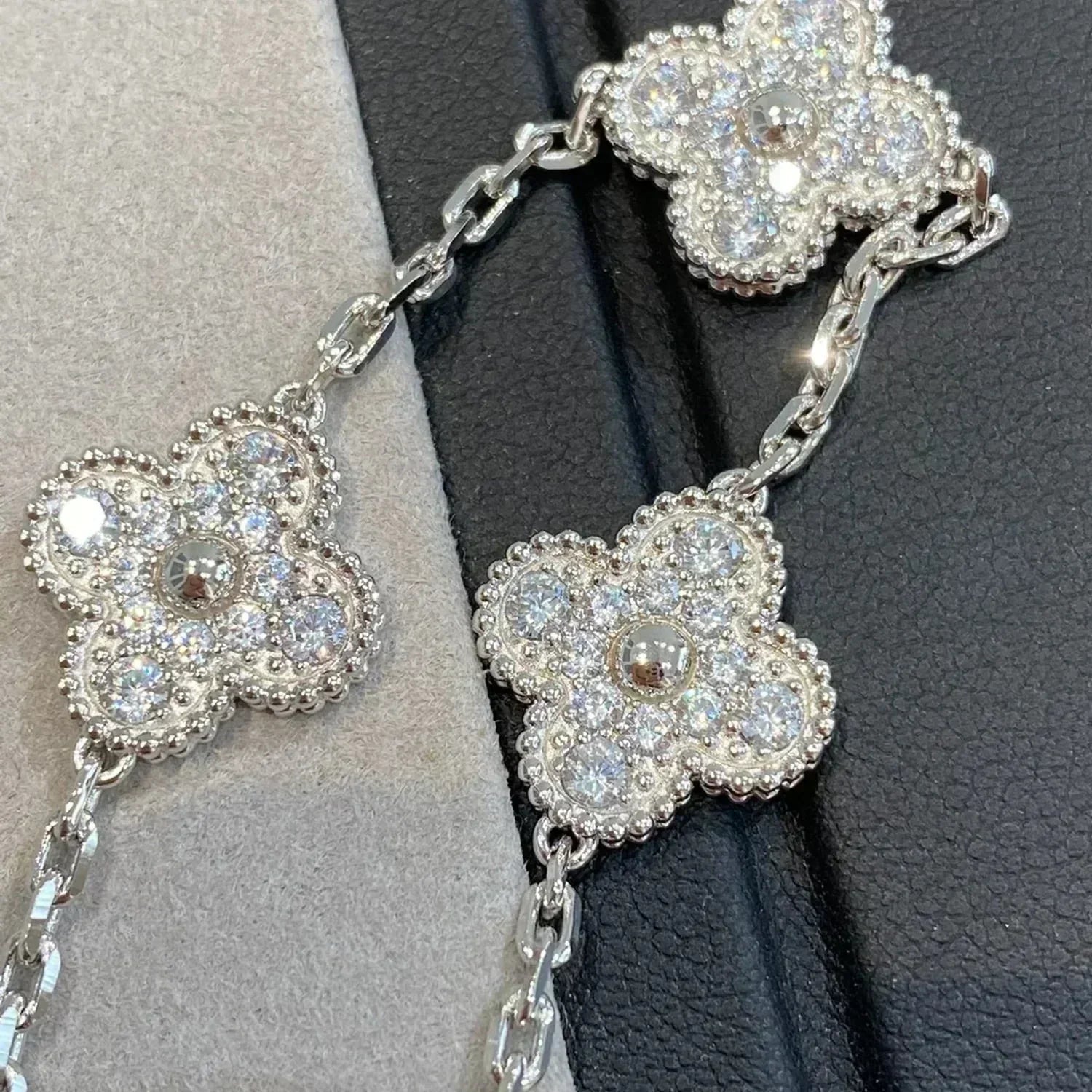 [Armor-]New  CLOVER 5 MOTIF FULL DIAMOND BRACELET COLLECTION