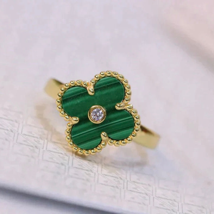 ¡®Armor-¡¯CLOVER MALACHITE RING GOLD DIAMOND