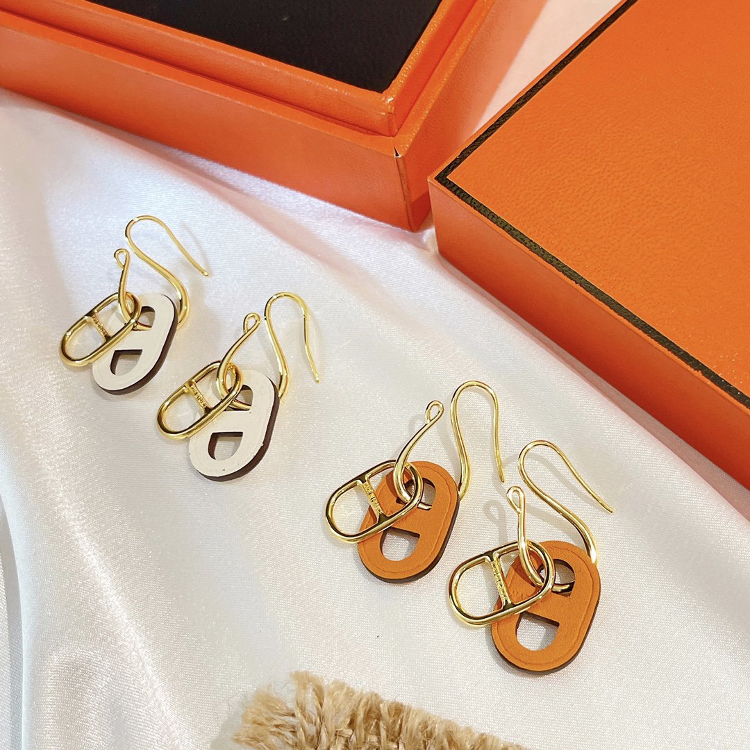 ¡®Armor-¡¯HM O'MAILLON GOLD EARRINGS