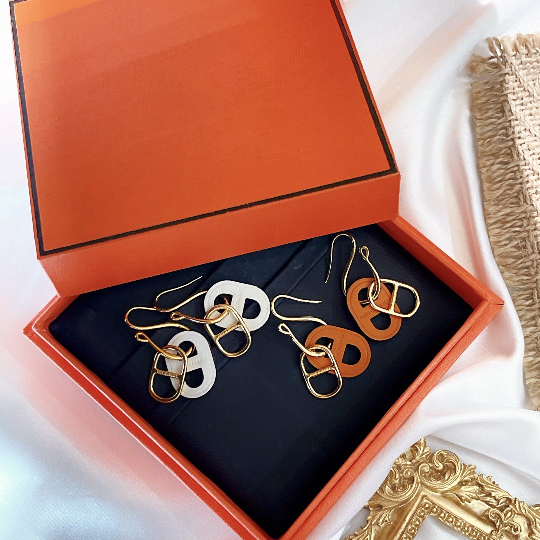 ¡®Armor-¡¯HM O'MAILLON GOLD EARRINGS
