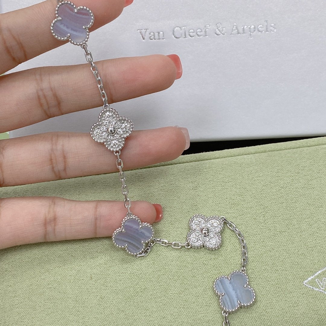 [Armor-]New  CLOVER 5 MOTIF PURPLE CHALCEDONY BRACELET COLLECTION