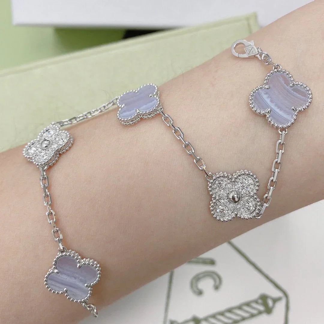 [Armor-]New  CLOVER 5 MOTIF PURPLE CHALCEDONY BRACELET COLLECTION