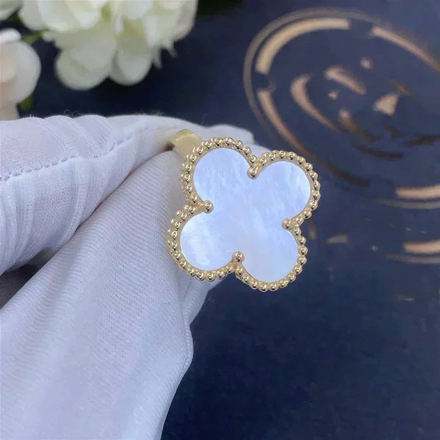 ¡®Armor-¡¯CLOVER WHITE MOP RING